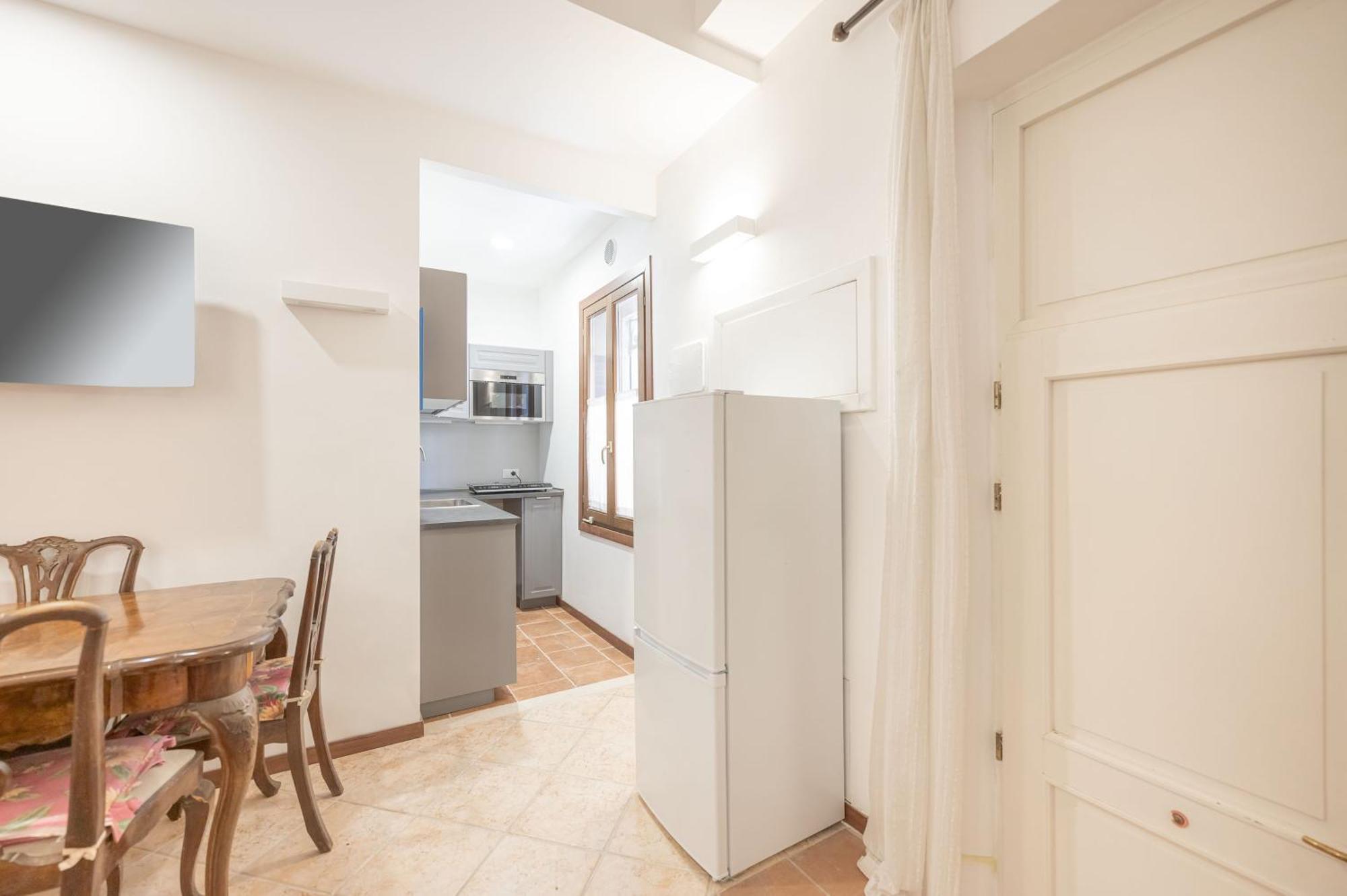 Casa Luna - Vicino Stazione Dei Treni Apartament