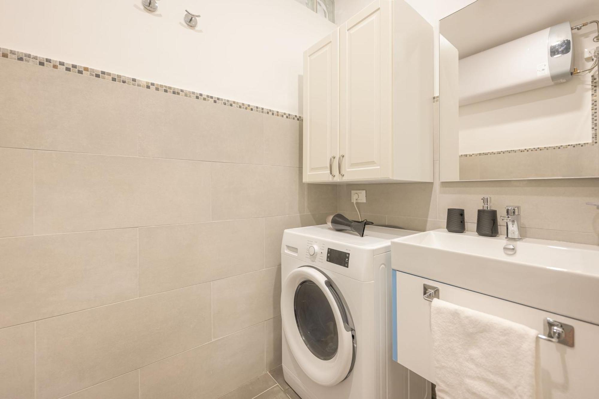 Casa Luna - Vicino Stazione Dei Treni Apartament